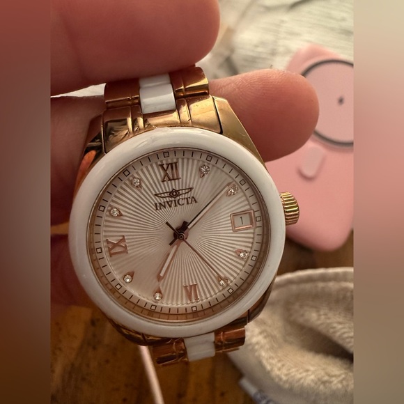 I am not using no more instant of Apple Watch. ⌚️ - Picture 1 of 5